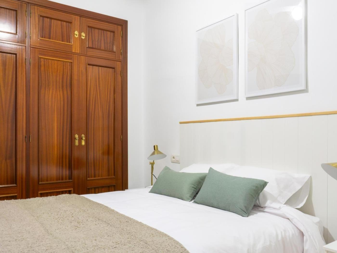 Tuga Dos Aceras 38 Malaga Apartment Exterior foto